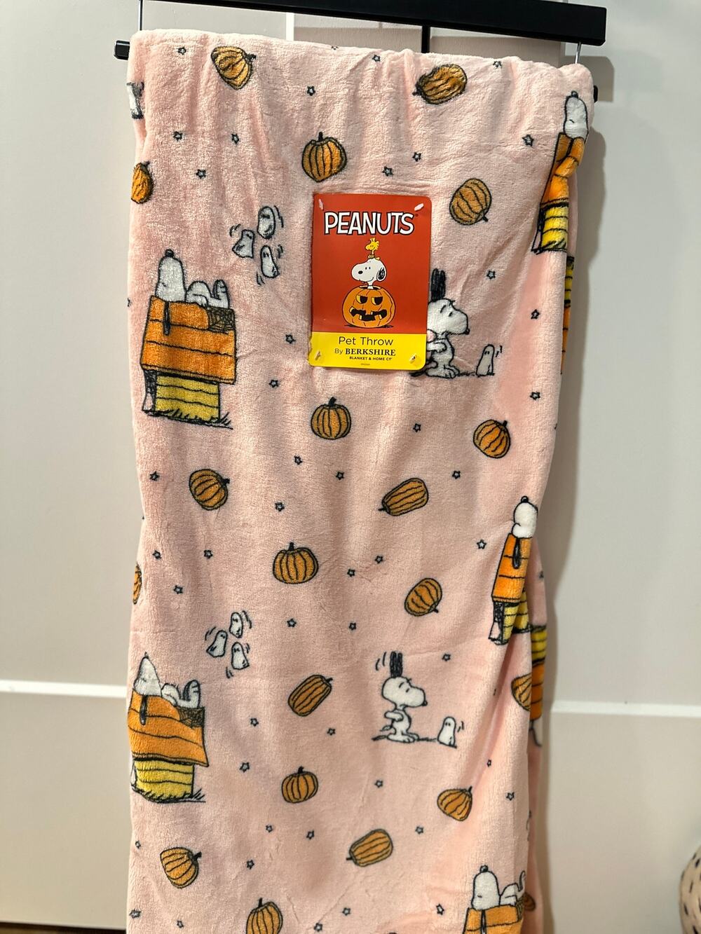 Pink Halloween Pumpkin Snoopy Peanuts Halloween Blanket